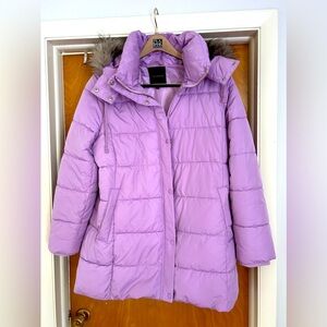Winter women’s puffer coat with hood